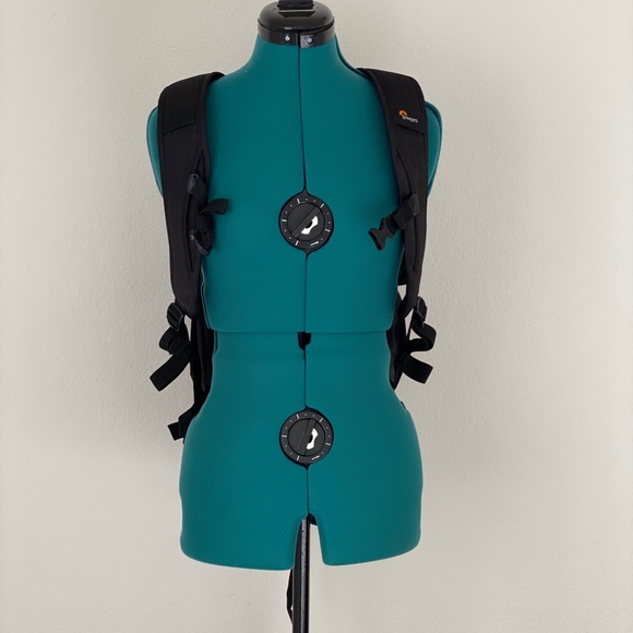 NWT Lowepro Black comfy photography backpack - Picture 6 of 9